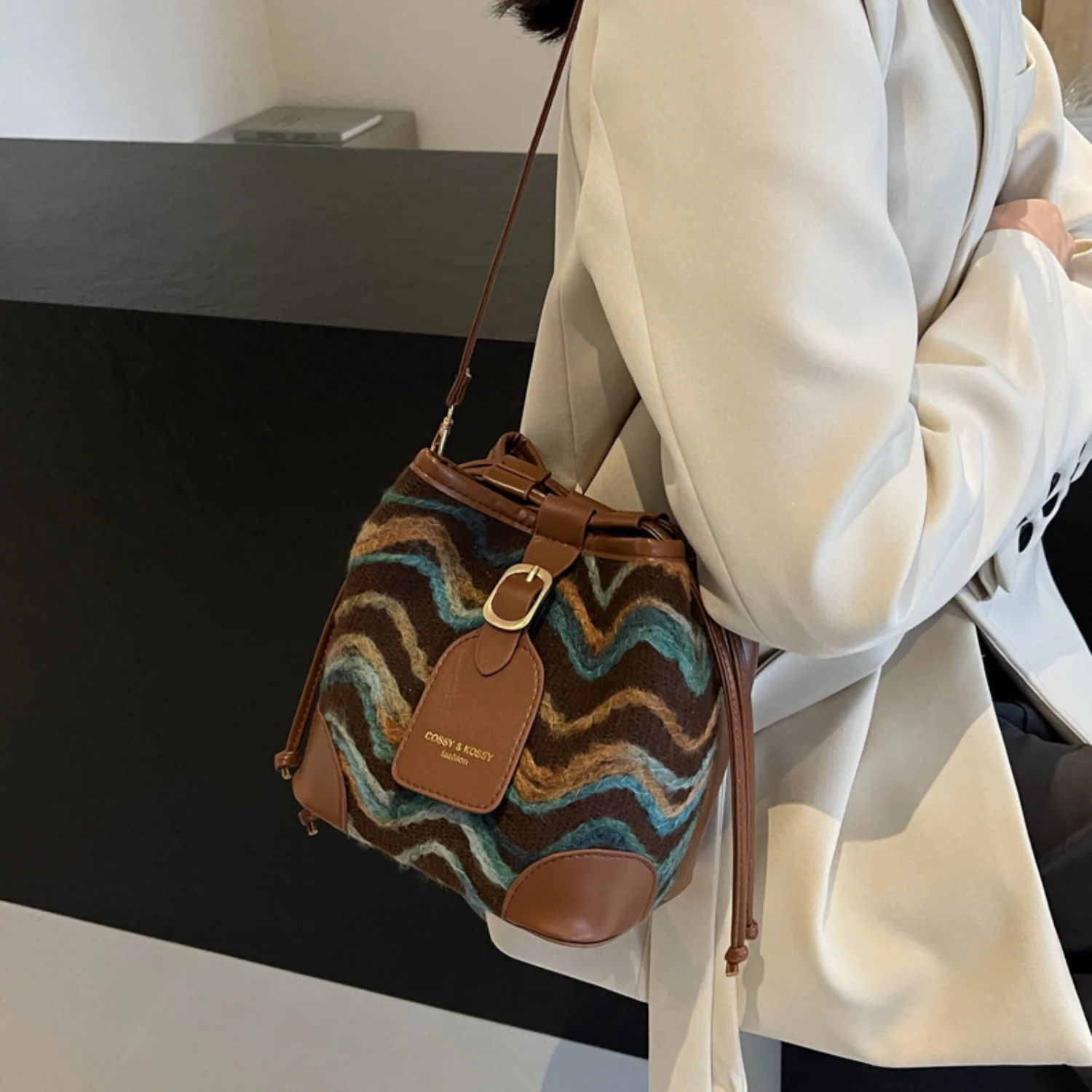 Modische Beuteltasche, trendige Umhängetasche mit einer Schulter, tragbare Tasche