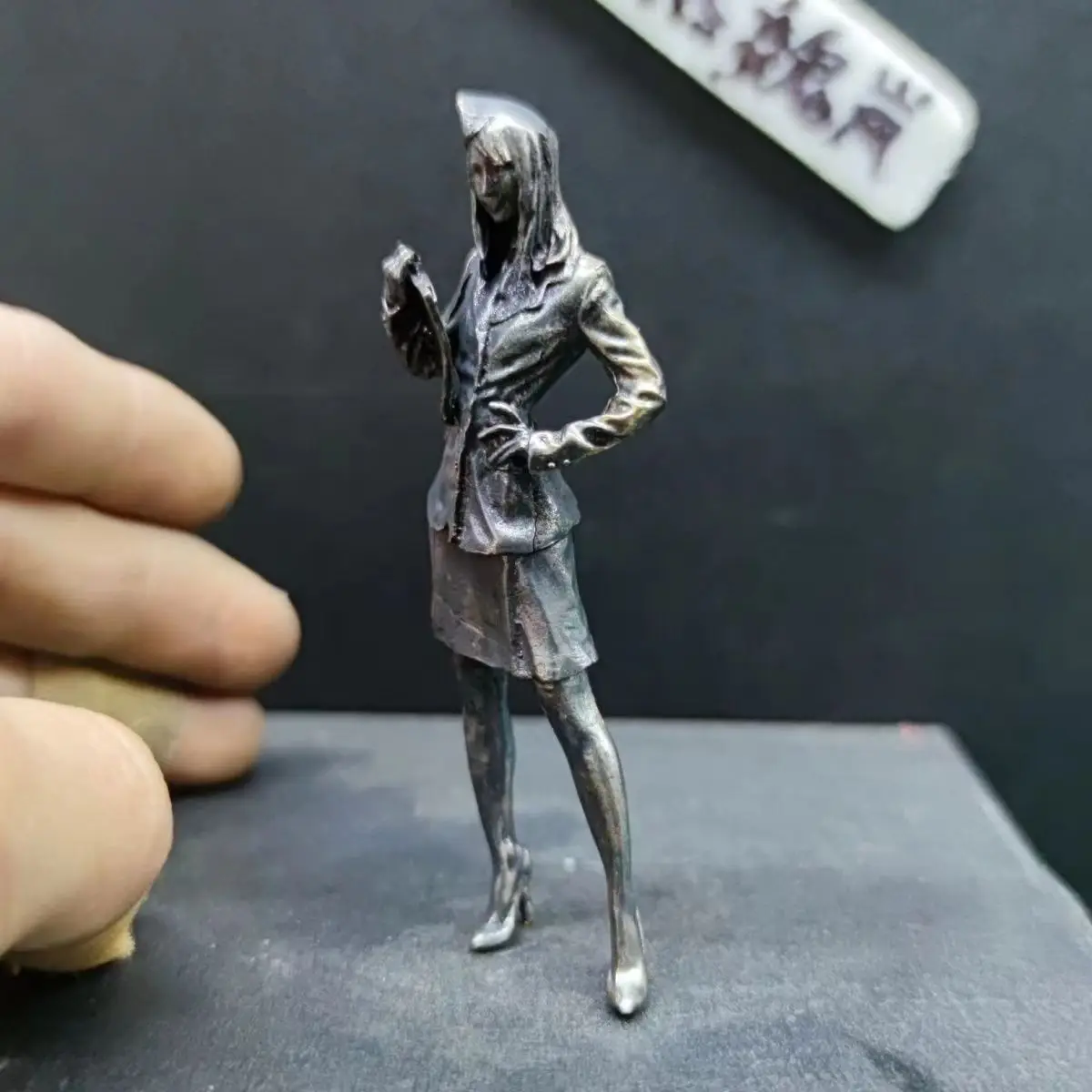 Feminino soldado saia oficial beleza figuras de ação metal cobre fino fazer antigo modelo em miniatura ornamento acessório decoração criativa