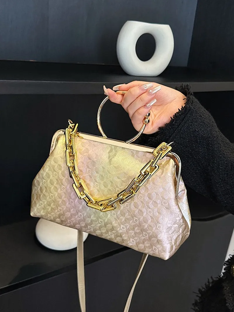 2024 New Designer Women Thick Chain Clip Shell Gold Blue PU Leather Handbags Lady Evening Party Wedding Clutch Messenger Bags