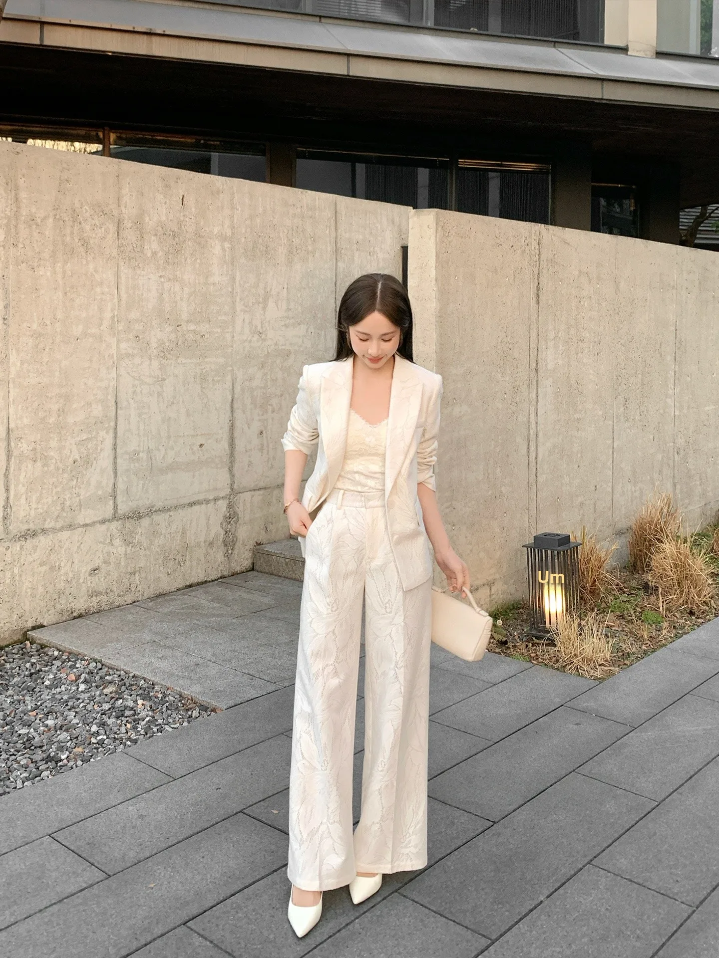 pantalon-large-taille-haute-marron-clair-coupe-droite-pour-femme-nouvelle-collection-printemps-2026-style-romantique-en-dentelle-taille-petite