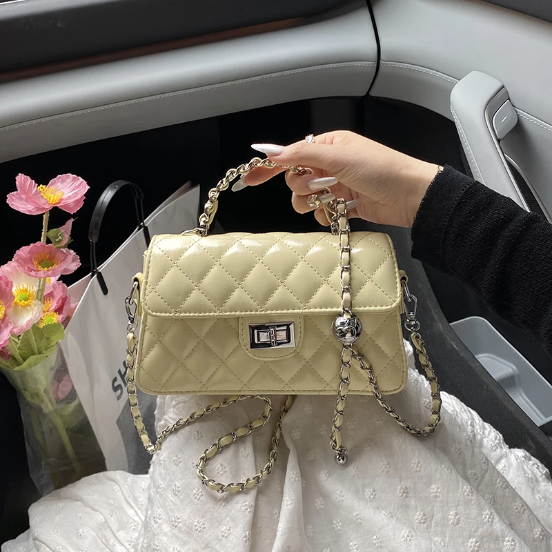 

High-end ins trendy hand-carrying small square bag 2025 new fashionable small fragrance diamond shoulder bag simple women's bag