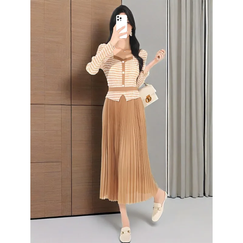 

Плиссированные платья Miyake, новинка 2023 года, осень, повседневное пригородное платье с квадратным вырезом для пожилых людей, модное плиссированное платье с тонкой талией