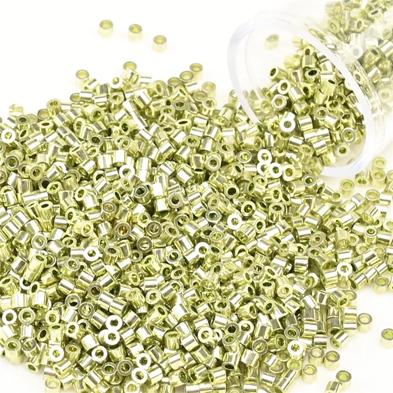 2000 Stück 11/0 Metallic Farbe Japan Glasperlen Bunte kleine Charm Perlen für Schmuckherstellung DIY Armband Handarbeit Nähen
