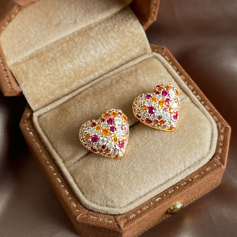 

Fashion Luxury Colorful Rhinestone Heart Stud Earrings for Women Minimalist Geometric Jewelry Gift Wedding Party Wear