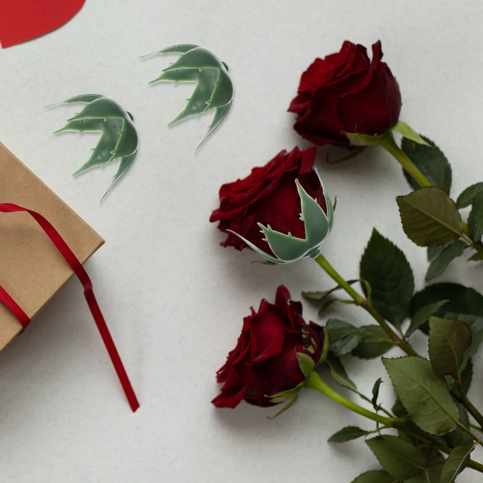 50Pcs Artificial Flower Calyxes Simulation Torus Green Sepals for DIY Floral Arrangement Bouquet Making Supplies