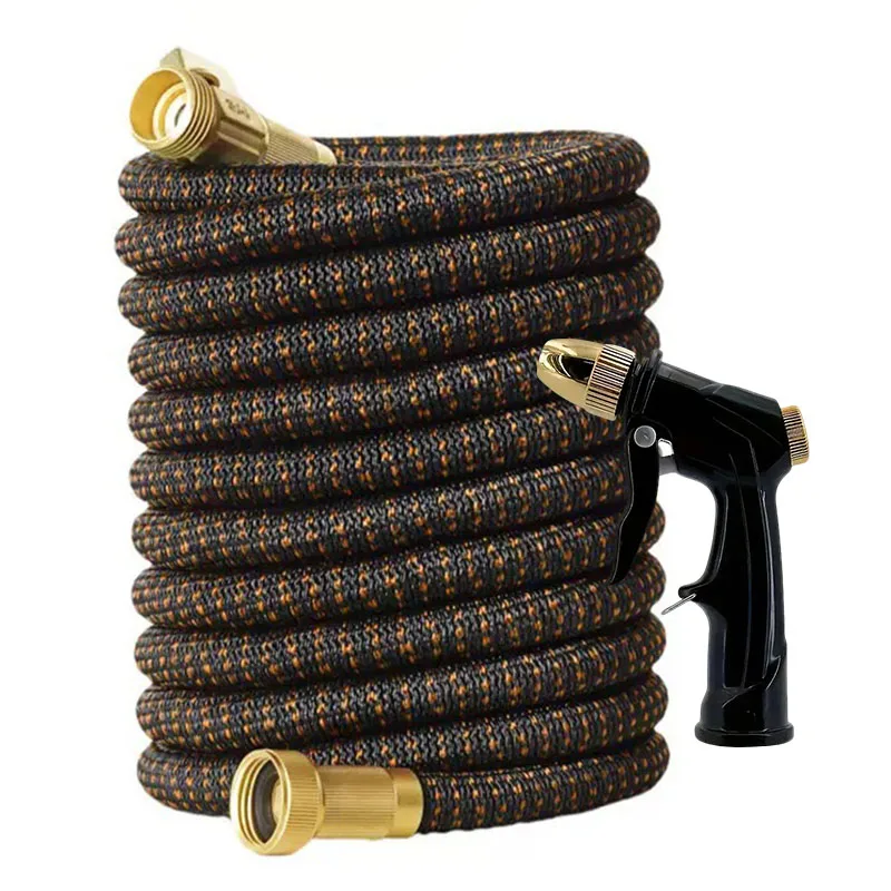 

3 удлиненных резиновых шланга для домашнего сада, оснащенные водяным пистолетом, ирригационными трубами и инструментами для полива.
