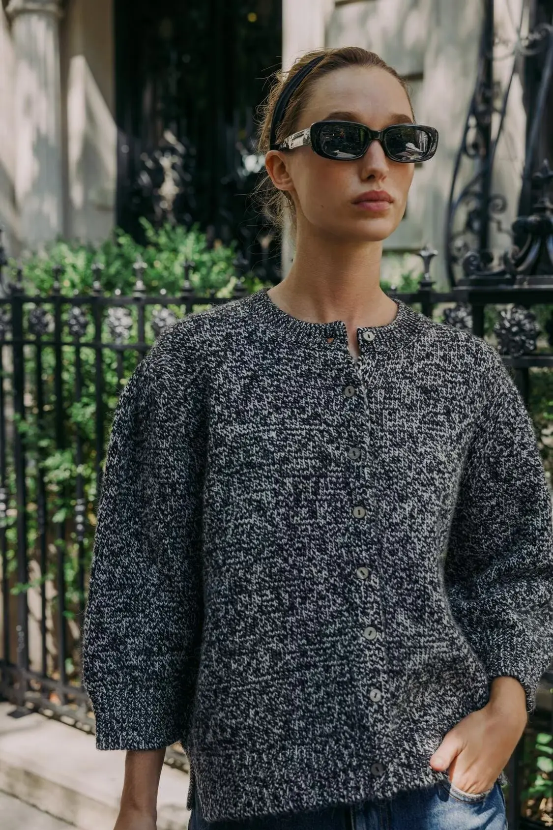 

BB6870 Autumn 25 New Button Closed Bottom Side Split Bubble Sleeve French Sleeve Knitted Coat 6427126