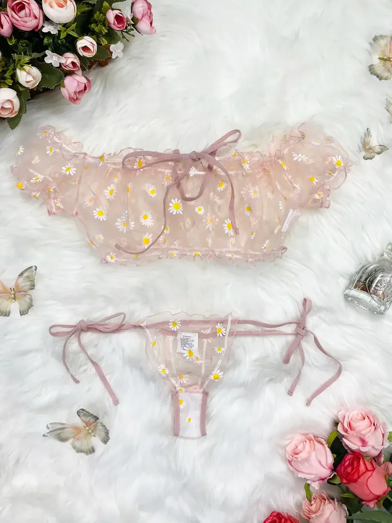 Conjunto de Tanga y sujetador sin tirantes con lazo de encaje bordado de malla y hombros descubiertos, lencería Sexy para mujer, pijamas sin costuras