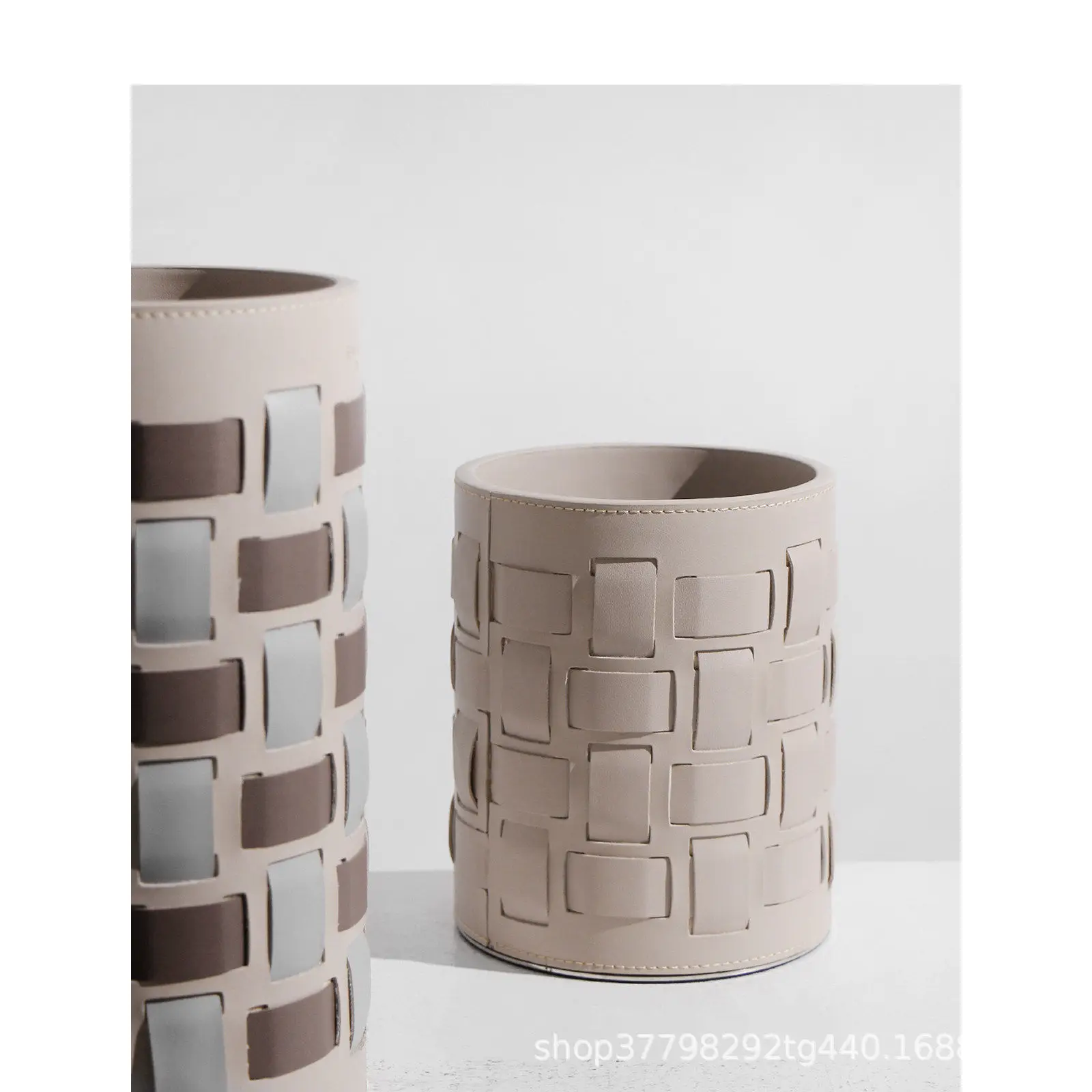 Minimalist Checkerboard Pattern Circular Vase, Modern Soft Decoration Floral Ware, Restaurant Model Room Decoration Ornaments