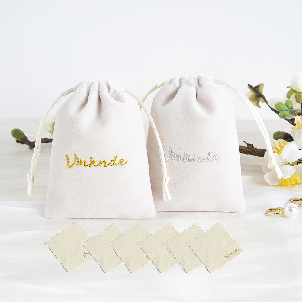 

Custom Logo Beige Thick Velvet Plush Bag with Silver Polishing Cloth Jewellery Digital Equipment Card Storage Cleaning Glasses