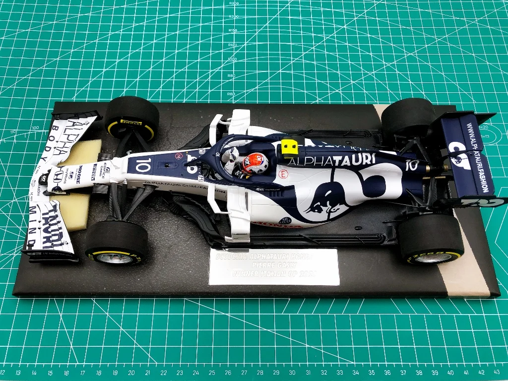 

Minichamps 1:18 F1 AT01 2020 Sebastian Vettel Italy Coronal Coronation Simulation Limited Edition Resin Metal Static Car Model