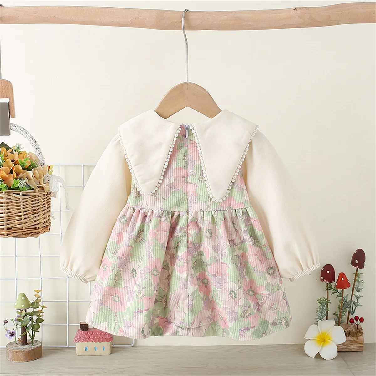 Baby Girl Autumn Long Sleeved Flower Daily Knee Length Dress With Lace Large Collar Stitching For Casual Wear