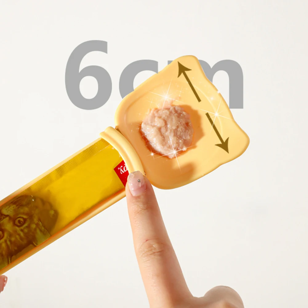 Cat Feeder Cats Feeding Spoon With 18.5cm Long Handle Squeeze Fluid Food Easy Cat Food Feeding Spoon