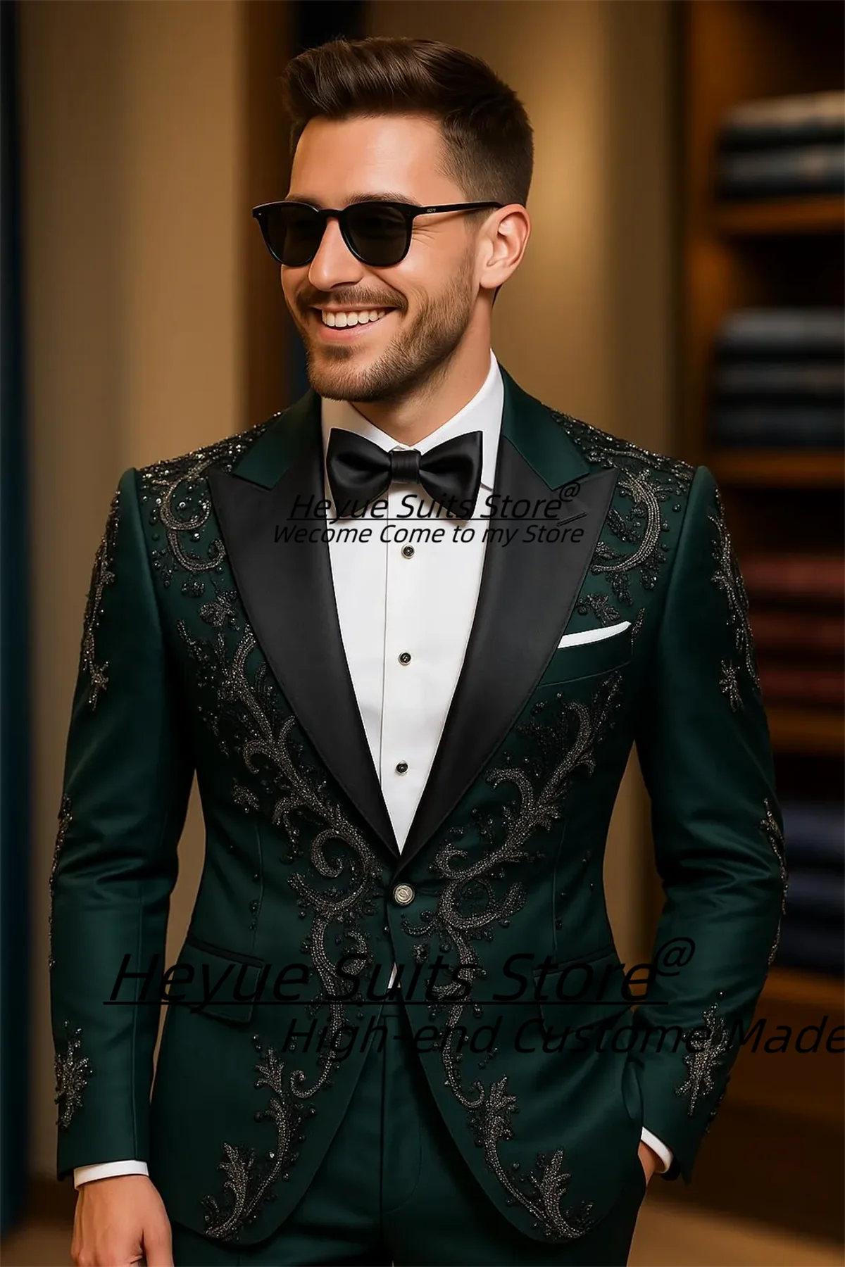 

Fashion Emerald Green Shiny Beadwork Men Suits Customized Slim Fit Peak Lapel Groom Wedding Tuxedos 2 Pieces Sets Ropa Hombre