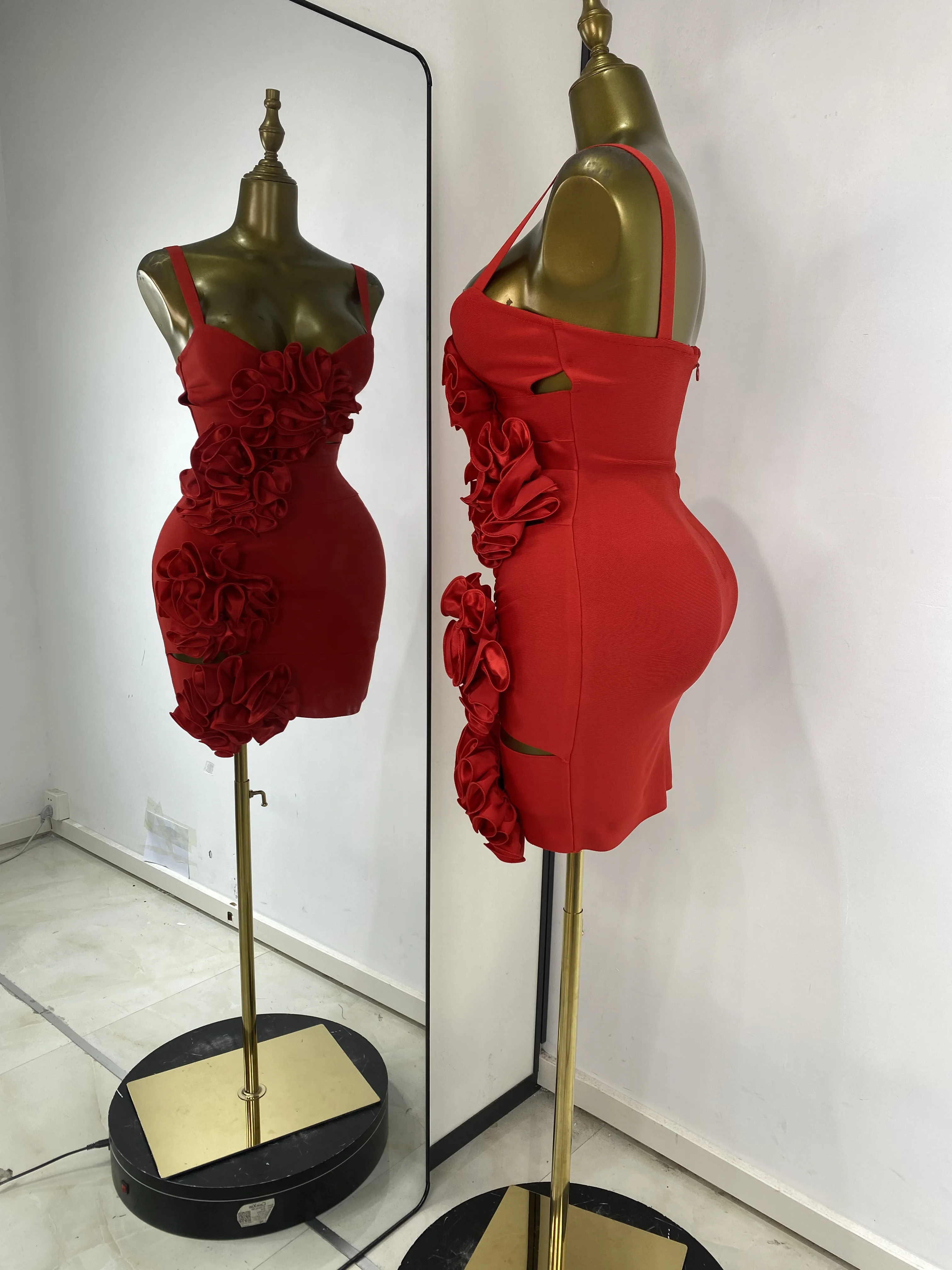 여성 섹시 레드 스파게티 스트랩 플라워 컷아웃 바디콘 미니 셀럽 이브닝 클럽 파티 드레스 탄력있는 홀로우 아웃 생일 드레스