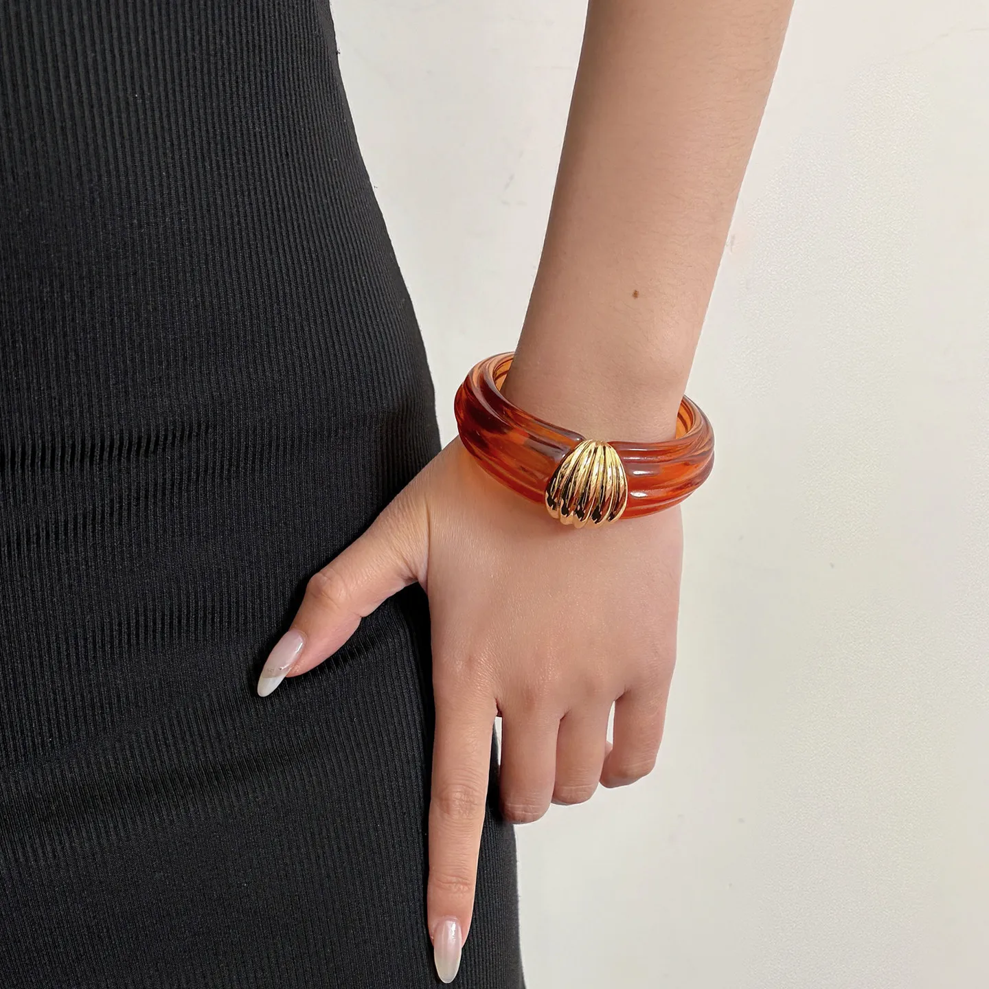 Resin acrylic shell open cuff bangles for women summer bangles simple daily jewelry new in 2026