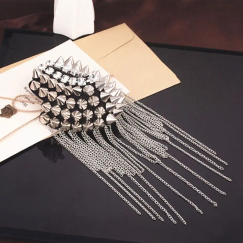 Exquisite Pin Club Tassel Chain Epaulette Cool Breastpin Rivet Shoulder Badges Crystal Shiny Jacket Vintage Brooch Women