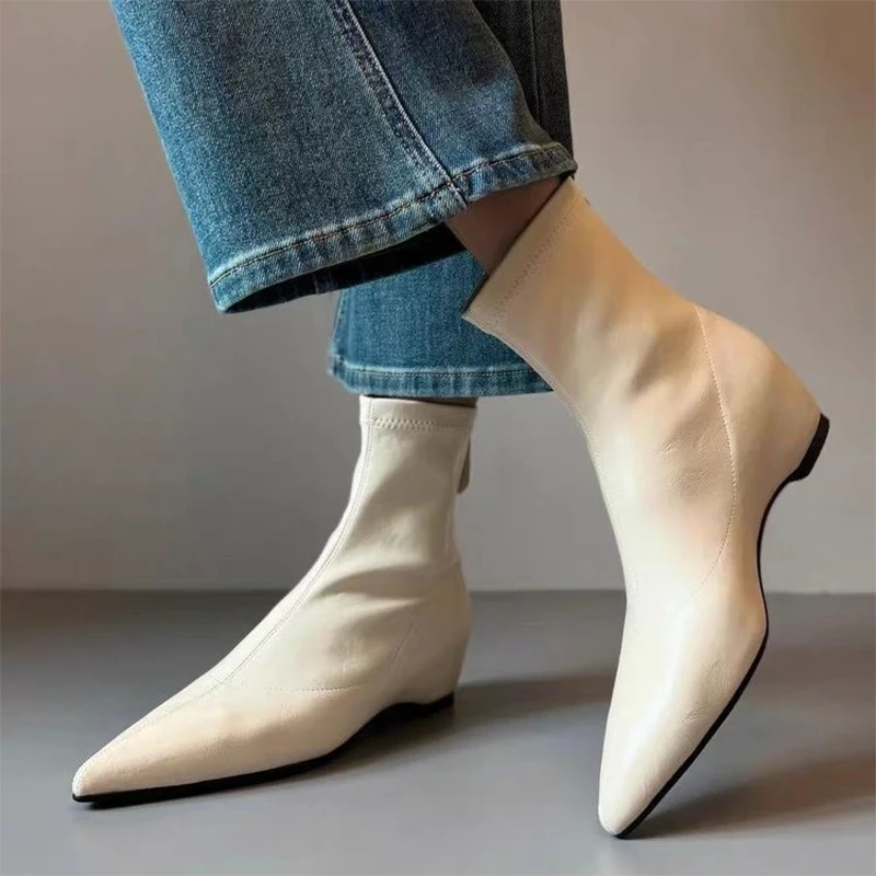 أشار تو النساء الشقق حذاء من الجلد مثير أحذية من الجلد 2025 الشتاء أنيقة البريدي تشيلسي الأحذية المشي الثلوج الأحذية Mujer Zapatos