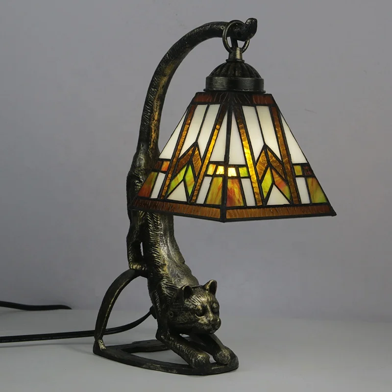 6 Inch Tiffany Style Desk Lamp Stained Glass Lampshade Bedside Lamp with Cat Base Retro Antique Atmosphere Lamp