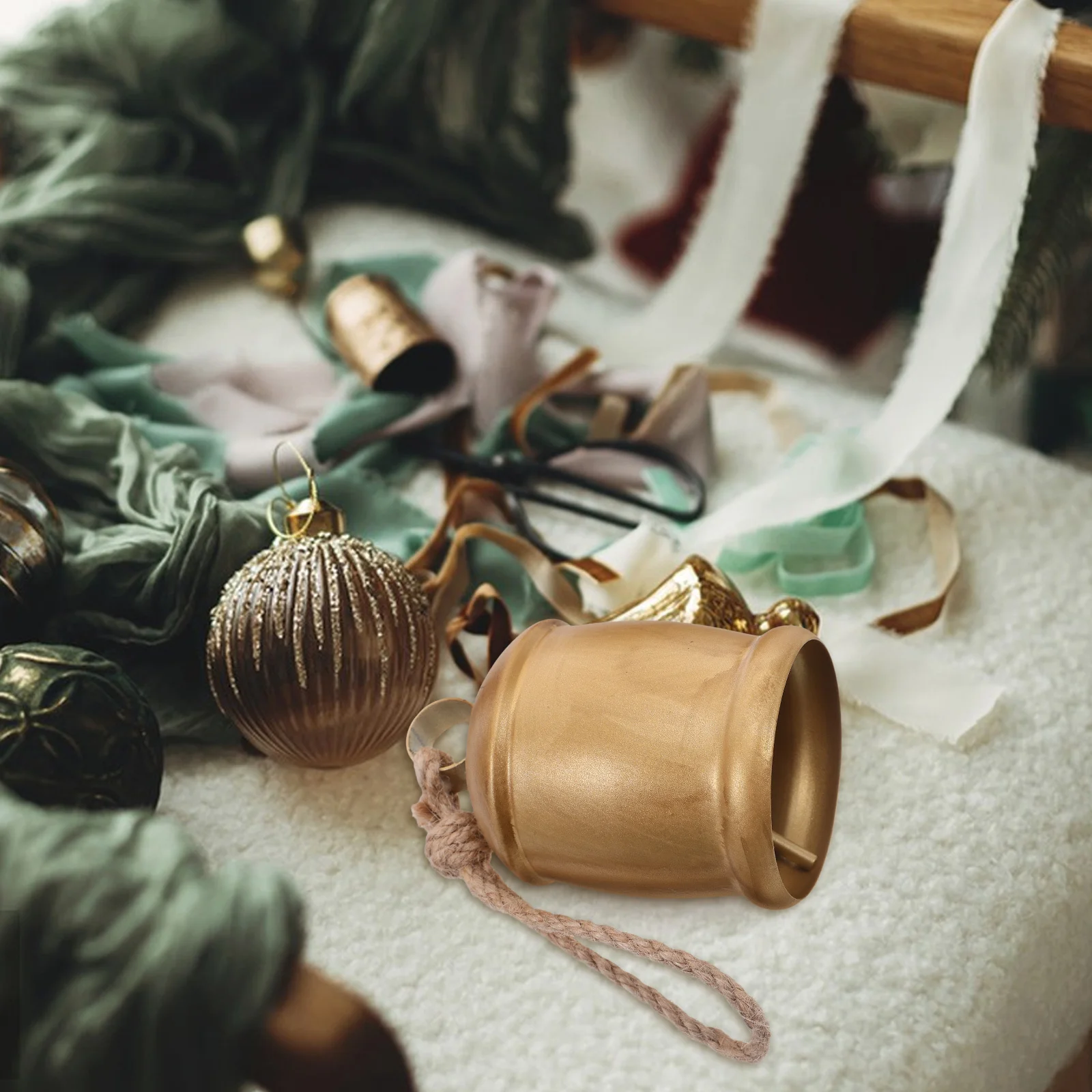 

Vintage Metal Cow Bell 6.5Cm Rustic Distressed Finish Jute Rope Hanging Decor For Farmhouse Wall Door Garden Christmas Home