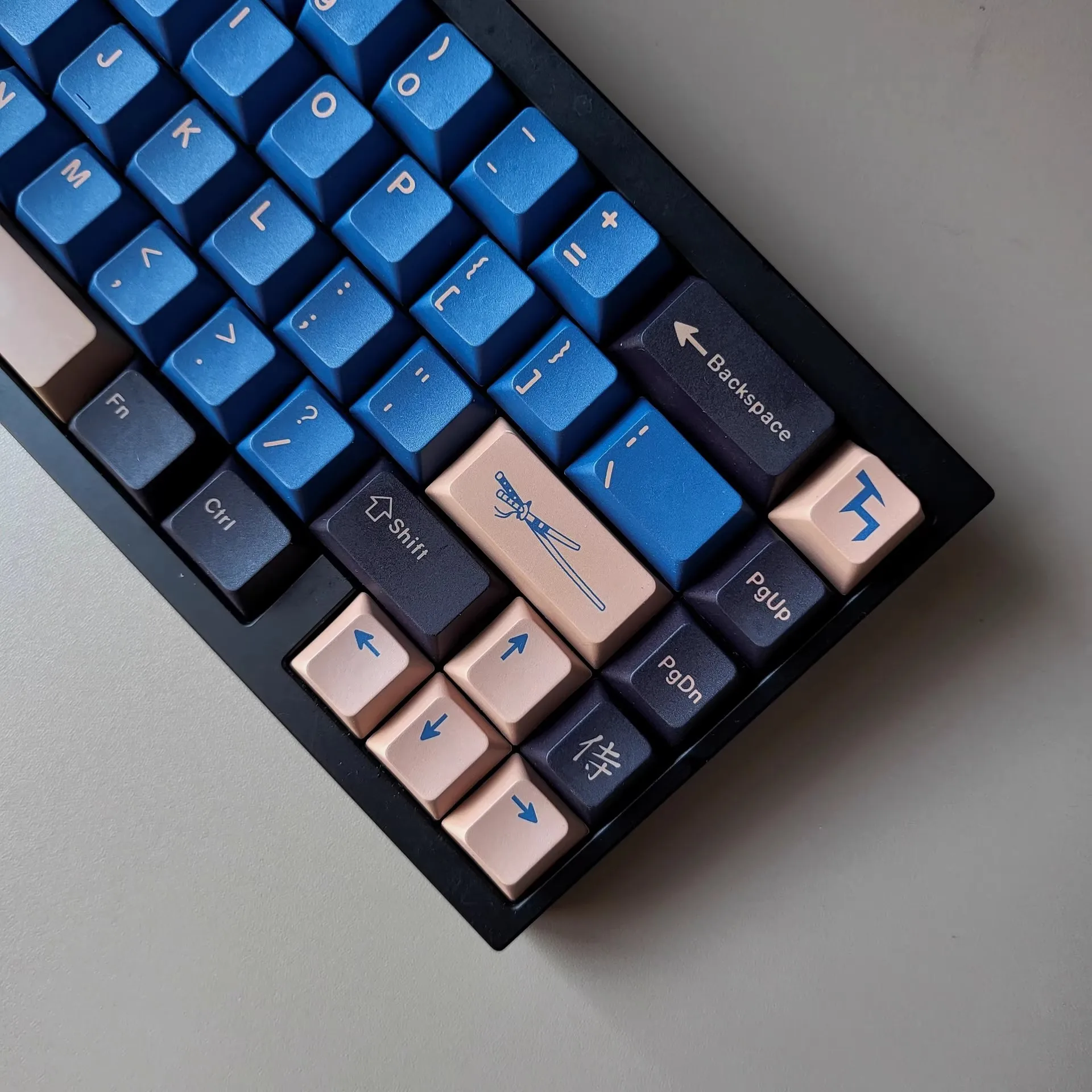 

PBT 138 cherry Keycaps FR/DE/ES/RU/KR/EN/AR/Thai/JP Blue Samurai Cherry Profile Dye Sub Keycap For Mechanical Keyboard ISO