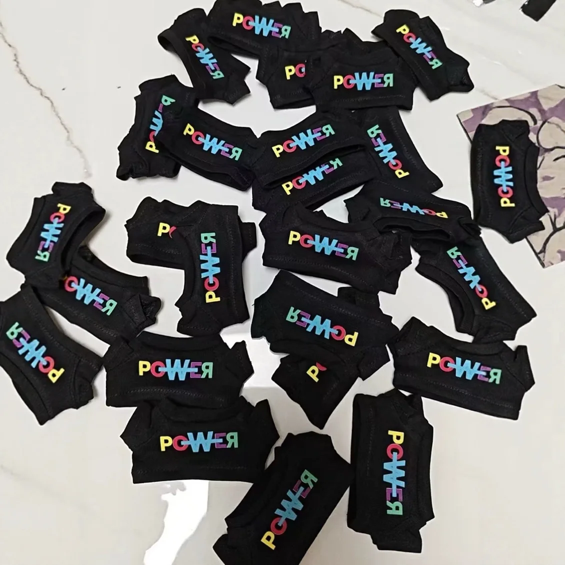 2025 الكورية موجة جديد G-DRAGON 10 سنتيمتر قوة قميص أسود القط الملابس موضة الاتجاه ملابس الحيوانات الأليفة مروحة دعم هدية بالجملة #2