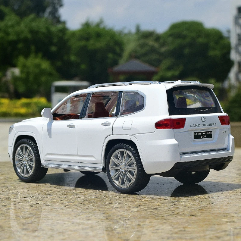 

1:24 LAND CRUISER LC300 SUV Alloy Car Diecasts Toy Vehicles Car Model Sound and light Pull back Car Toys Gifts