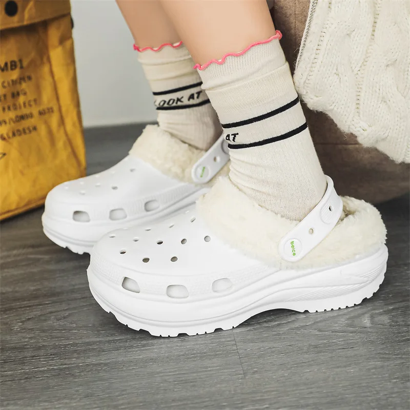 2024 New Winter Garden Shoes Women Soft Breathable Thickened Indoor Outdoor Cotton Drag To Keep Warm Hole Slippers Baotou Clogs