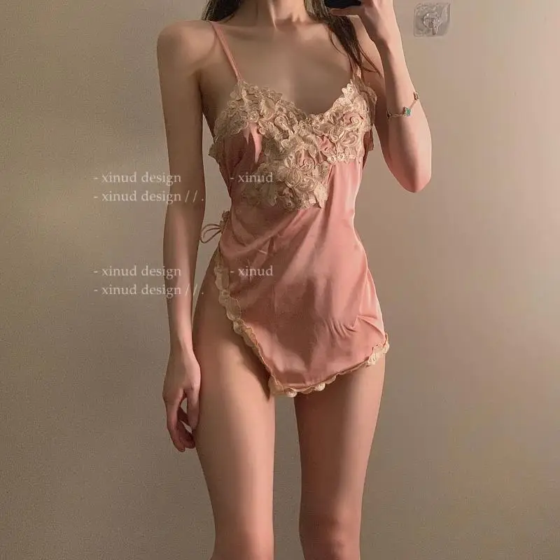 에로틱 란제리 작은 가슴 유혹 뜨거운 잠옷 침대 무료 애타게 열정 유니폼
