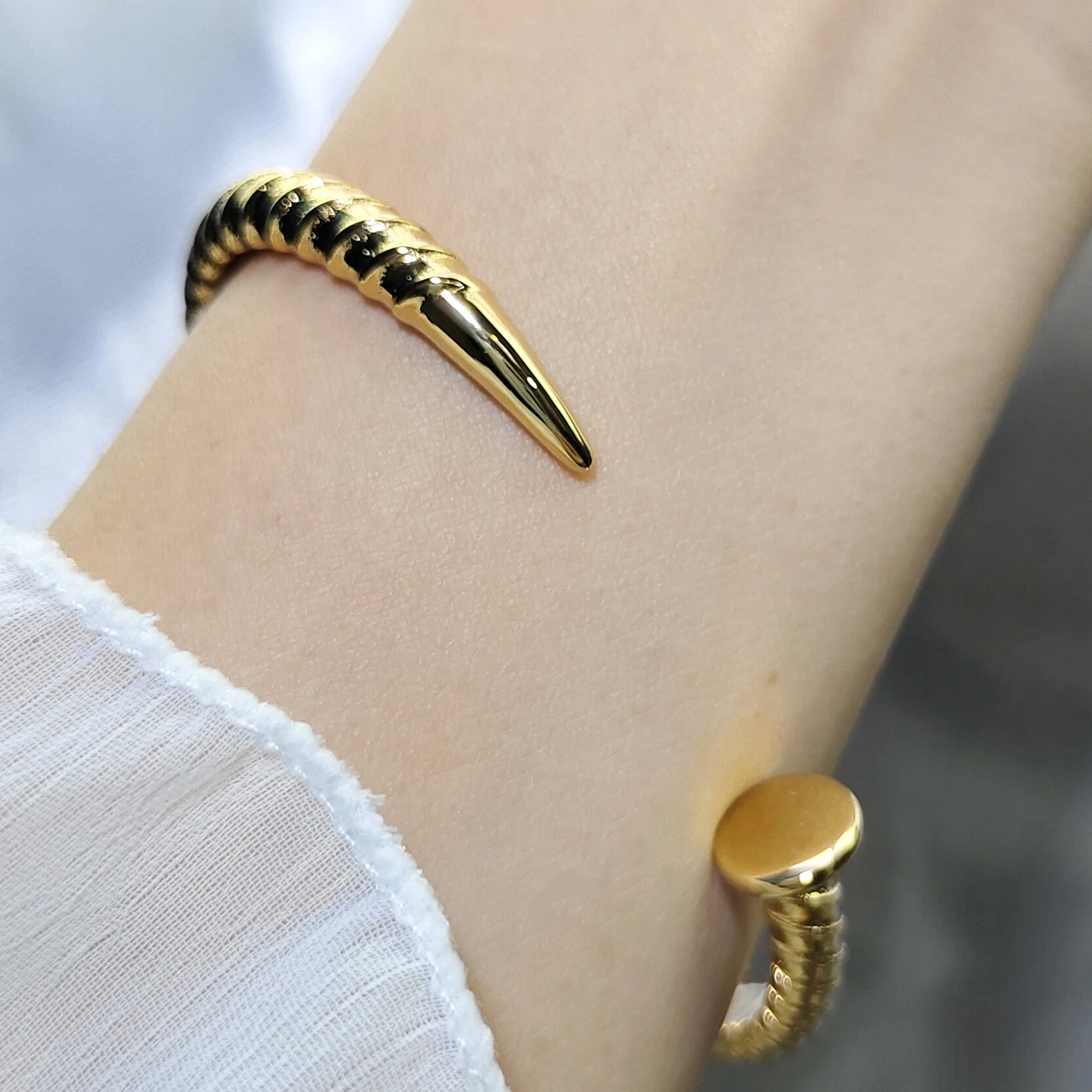 Stainless Steel Fashion Threaded Women\'s Open Bracelet