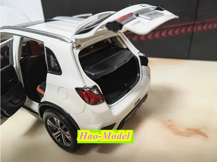 1:18 For GAC Mitsubishi ASX SUV 2020 Model Car Alloy Diecast Metal Boys Toys Kids Gifts Hobby Display Ornaments Collection White