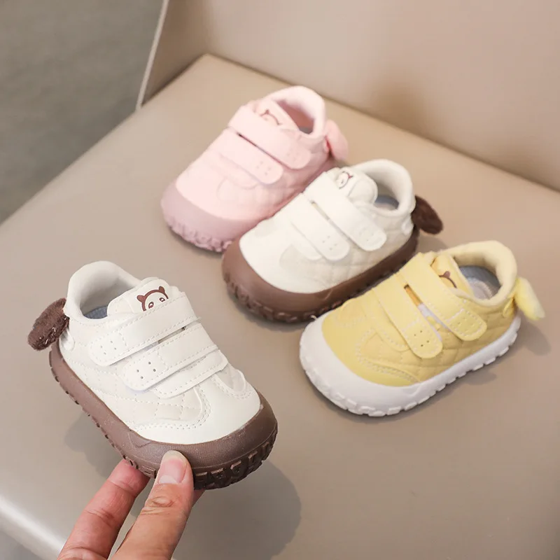 

Spring Child Walking Shoes 2026 New Simple Children's Flat Flat Shoes Casual Daily Girls Anti Slip Travel Walking Sports Shoes