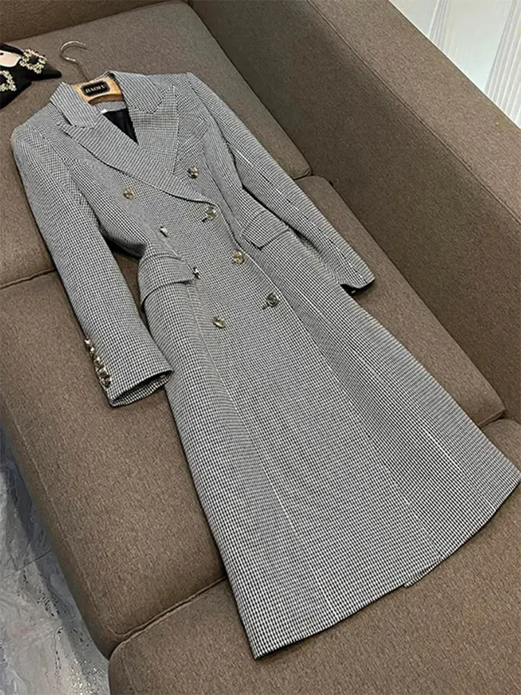 

2025 Winter New Stylish High Quality Trench Coat Women Classic Checkered Mid-length Style Suit Collar Elegant Overcoat Female