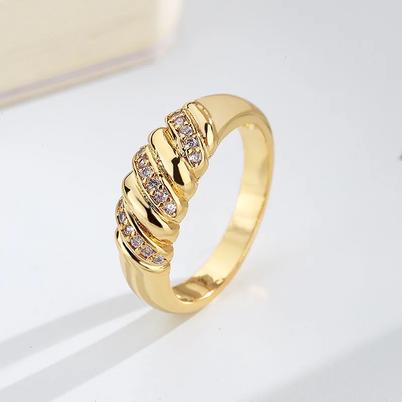 ZHOUYANG Chunky Croissants Rings For Women Vintage Gold Color Statement Ring Finger Accessories Fashion Trendy Jewelry KAR210