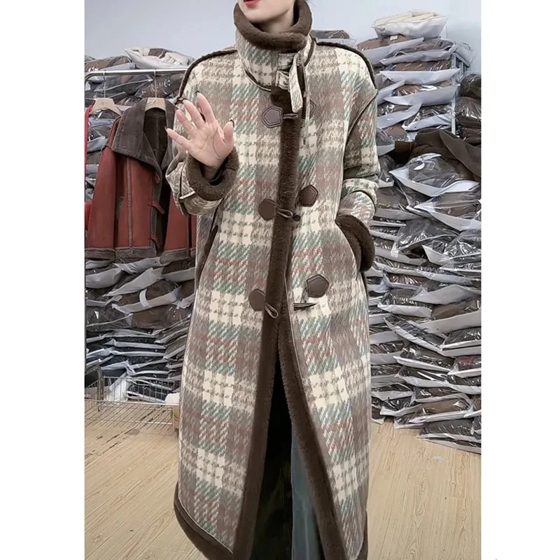 

Retro Plaid Horn Buckle Fur Coat Women's Winter 2024 New Fashion Stand Collar Thick Warm Mao Mao Knee-length Outerwear Trend