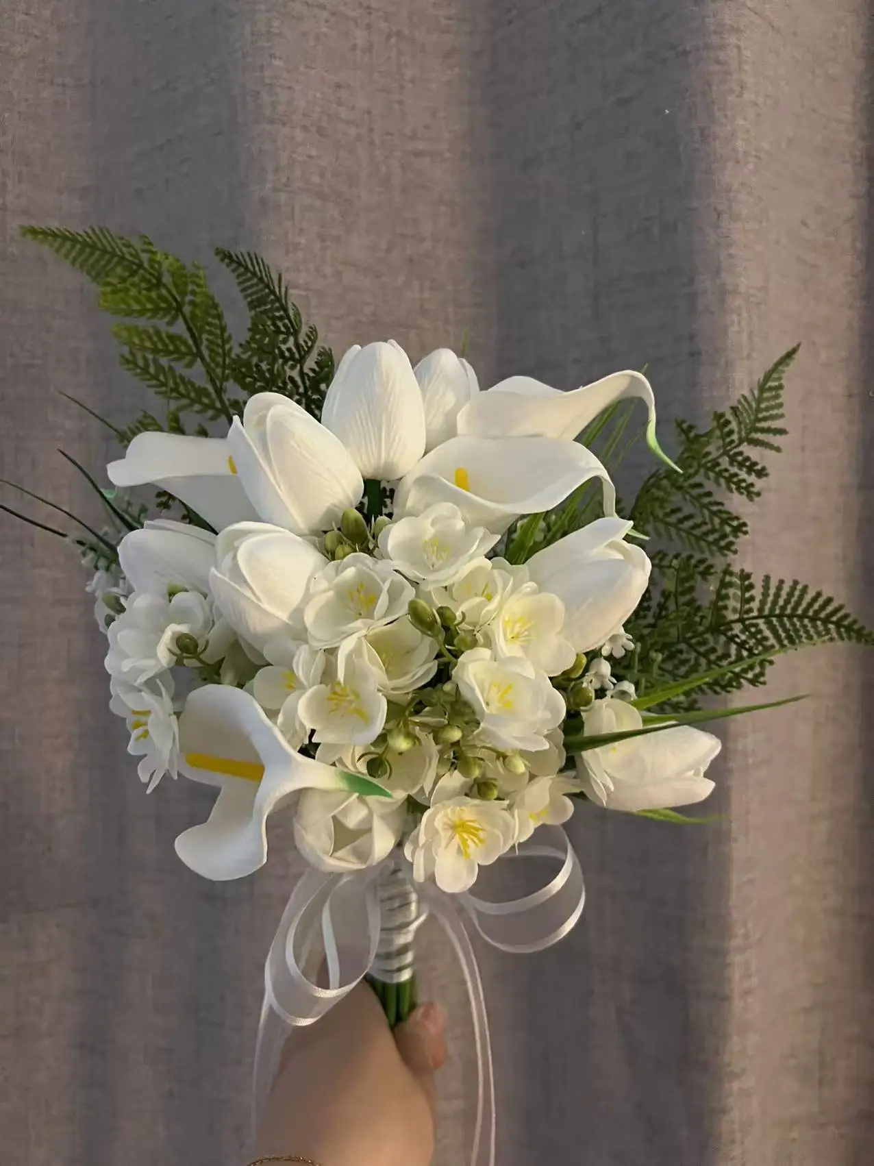 Ramo de boda, lirio de Cala Artificial, ramo de mano, flores para