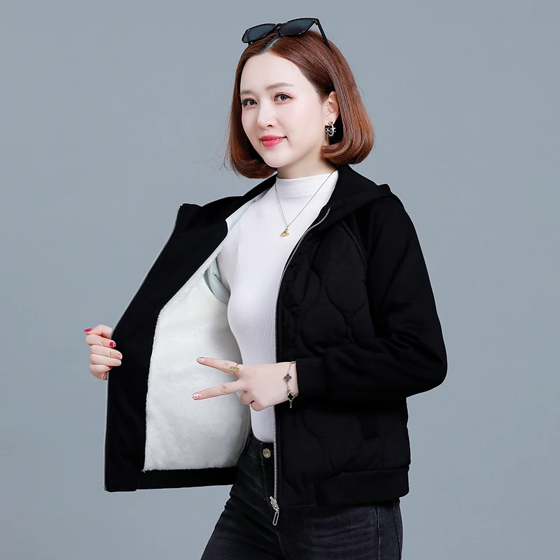 Giacca invernale in cotone casual antivento calda e spessa da donna nuova versione coreana Cappotto con cappuccio per sport all'aria aperta alla moda e versatile