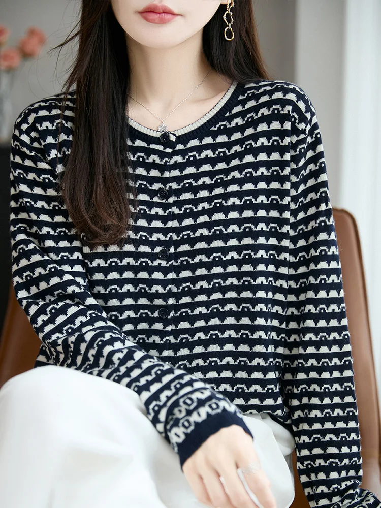 

Retro Knitted Long Sleeve round Neck Loose Women's Sweater Fashionable Versatile Open Cardigan Outerwear Casual Style Soft Fa...