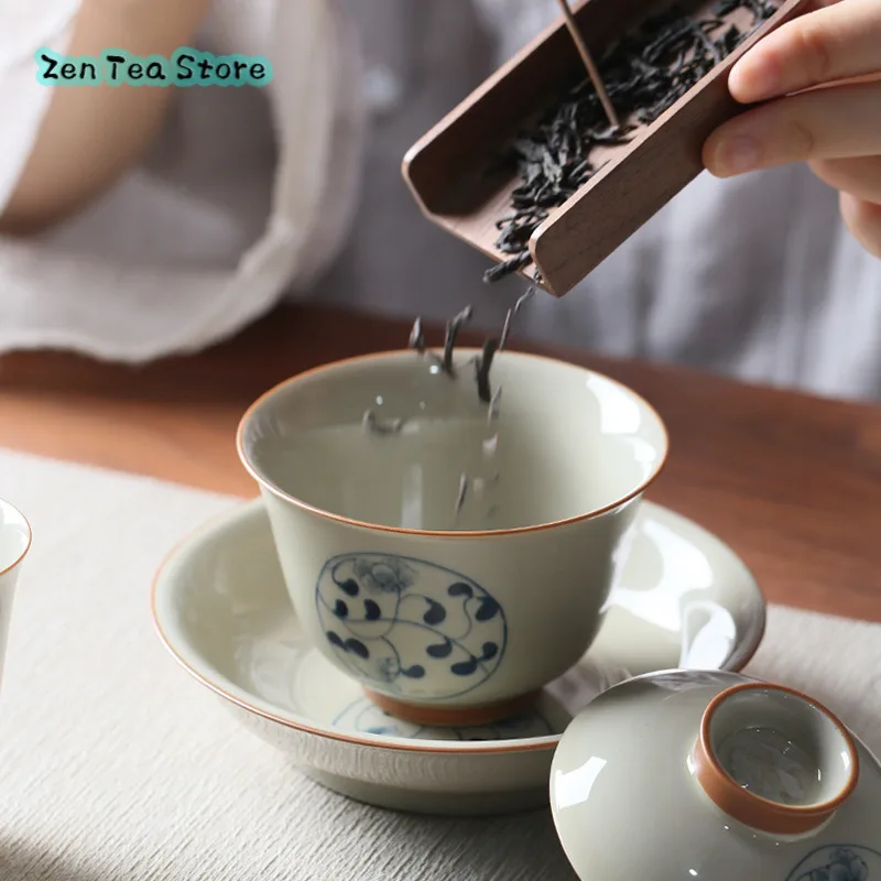 Hand-painted Blue And White Antique Cover Bowl Underglaze Color Ceramic Kung Fu Tea Bowl Chinese Trumpet