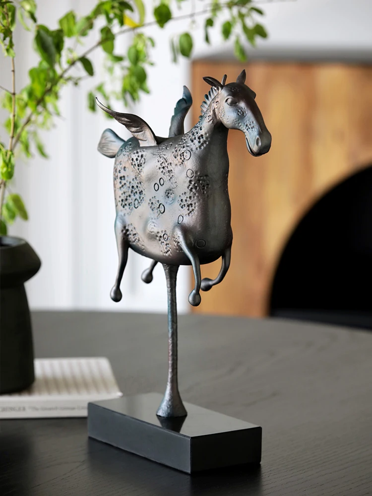 Nordic Home Metal Crafts Pegasus of Dreams Sculpture Figurines for Interior Room Office Table Interior Decor Accessories Gift