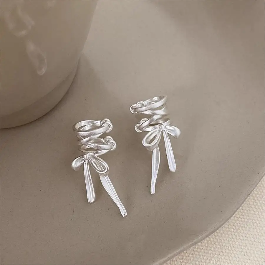 Vintage Punk Silver Color Tie Bow Ear Clip Earrings for Women Fashion Tassel Non-Piercing Ear Wrapear Cuff Jewelry Party Gifts