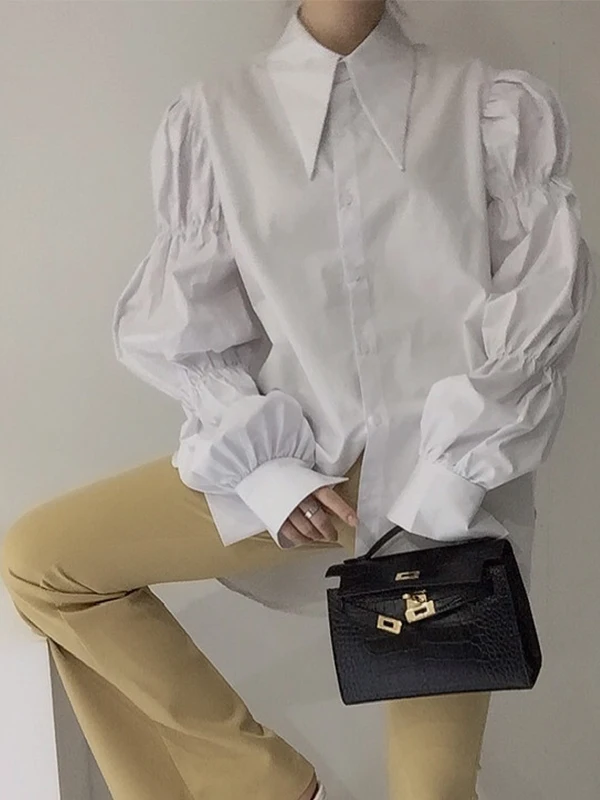 

French Style Women's Shirt Spring New Vintage Court Style Pleated Bubble Sleeve Sharp Collar Design Casual Loose Fit Long Sleeve