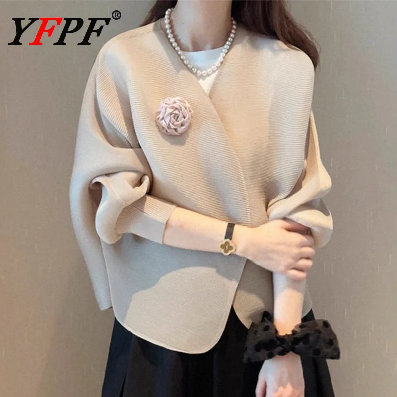 

YFPF однотонная короткая куртка женская повседневная плиссированная куртка Miyake с рукавами «летучая мышь» свободное пальто с открытой строчкой модная одежда 2025 года