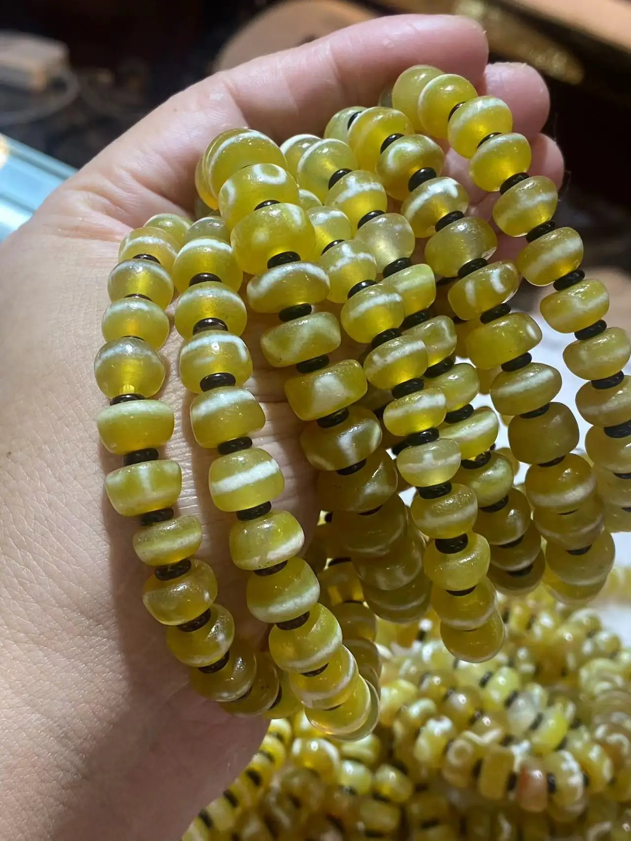 1pcs/lot Natural Old Agate Dzi Broken Bead Bracelet Yellow Weathering lines Pair it with a small divider Handmade Ethnic style