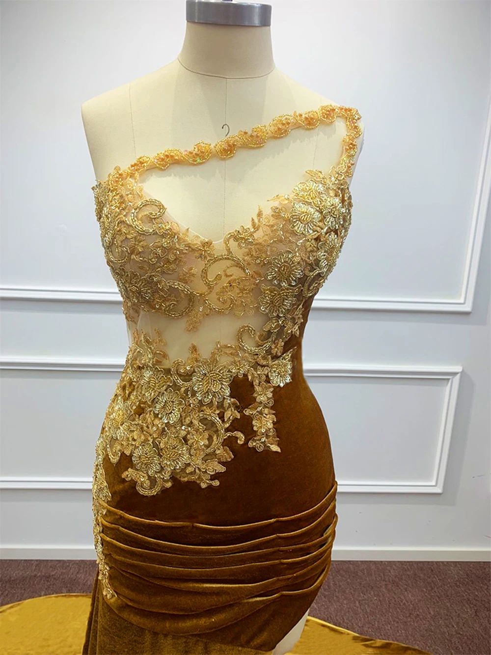 Vestidos De Noche con apliques De terciopelo De sirena, bordado De lentejuelas con cuentas, correas cruzadas, Vestido Formal para fiesta De graduación, Vestido De Gala personalizado