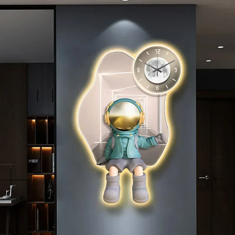 Creative Astronaut Wall Clocks Silent Mechanism Clock Living Room Decoration Wall Mounted Clocks Modern Interior Hanging Clock