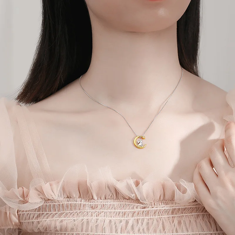 Foydjew New Fashion Cute Moon Rabbit Pendant Necklaces Clavicle Chain Women Creative Design Bunny Animal Jewelry Birthday Gifts