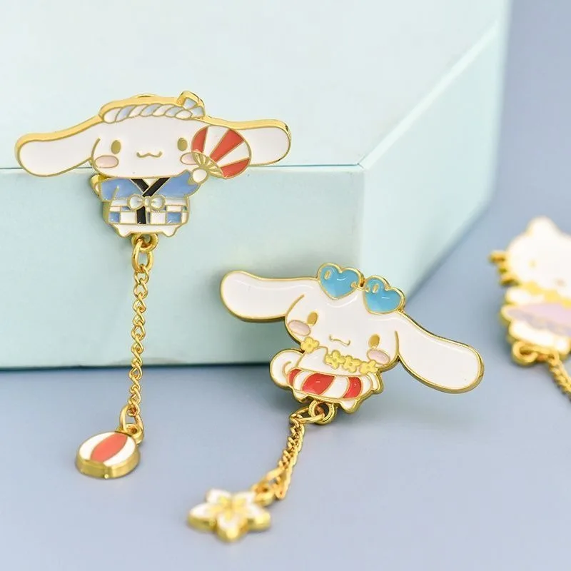 Cinnamoroll 헬로 키티 애니메이션 Kawaii Sanrio Ins 패션 가방 펜던트 금속 체인 브로치 귀여운 마이 멜로디 학생 액세서리 완구