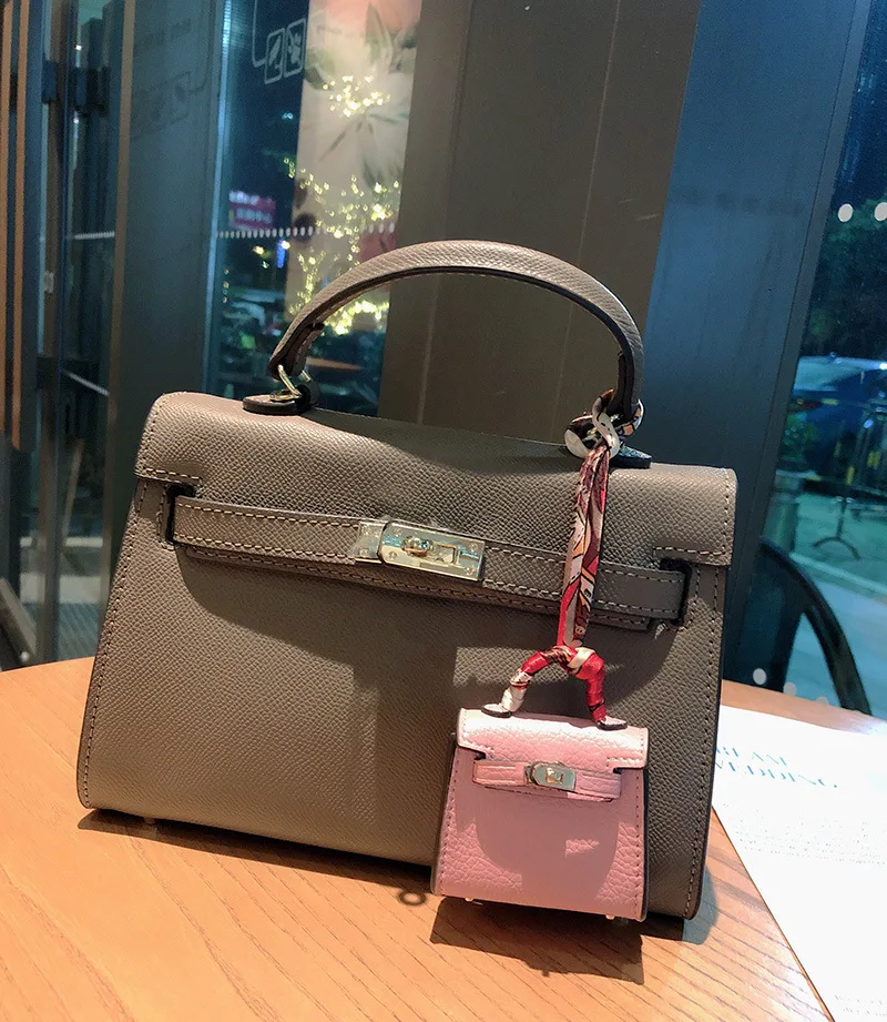 New Bag charms Mini Bag ciondolo Cute Mini Leather Platinum Bag ciondolo auricolare borsa portachiavi per auto da donna accessori