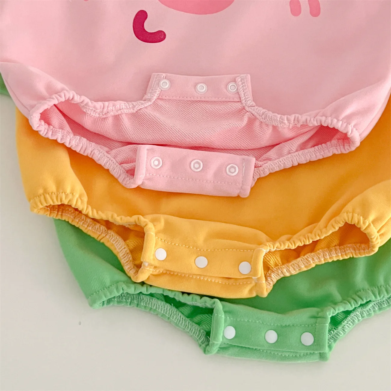 2024 Spring Infant Girls Triangle Puck Romper Cartoon Pink Piggy Green Big Eyed Cotton Baby Girl Bodysuit Newborn Girl Outfit